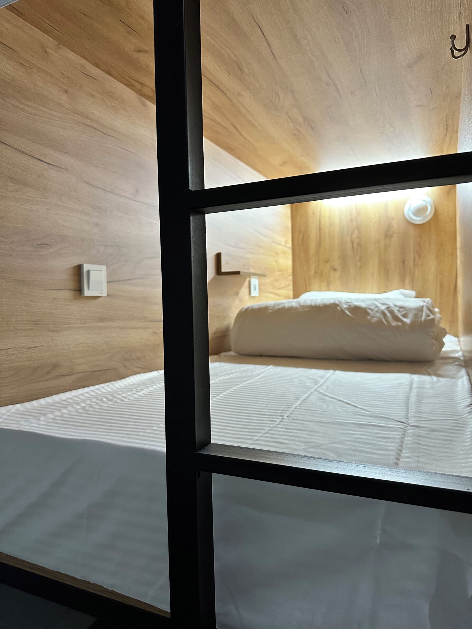 Капсульная зона Hostel O2 с индивидуальными спальными местами